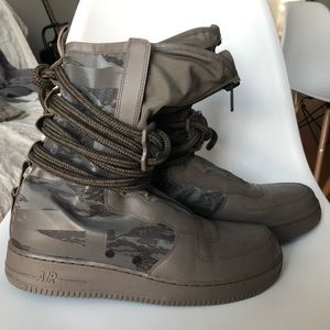 NIKE SF AIR FORCE 1 HI